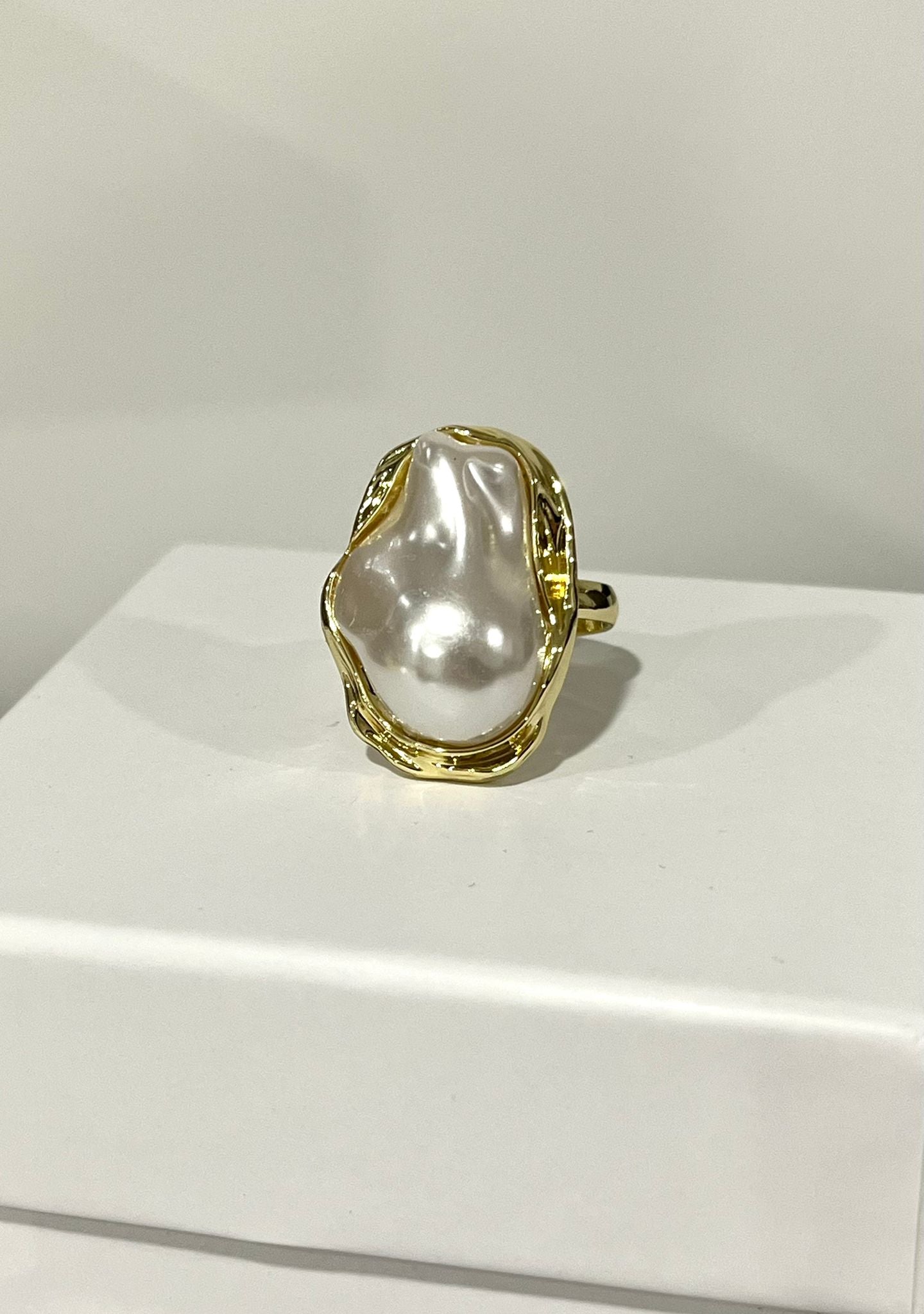 Anello Giorgia perla barocca